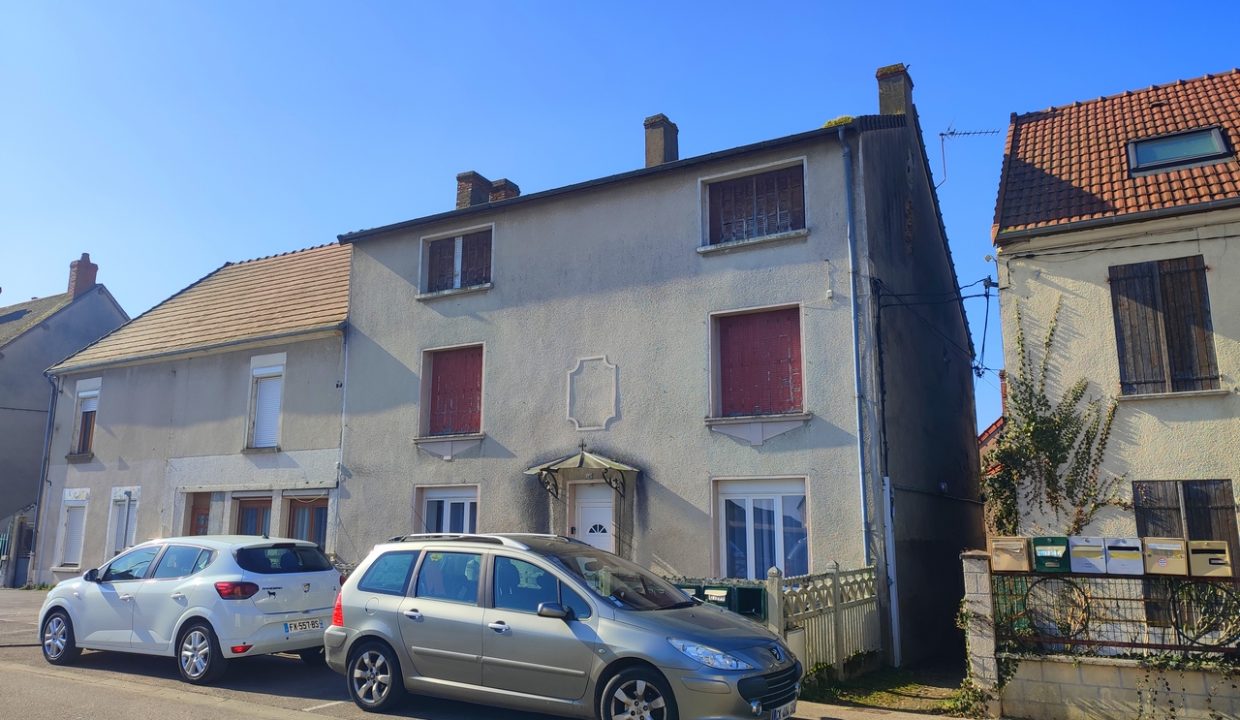 AGA125 facade rue (03)
