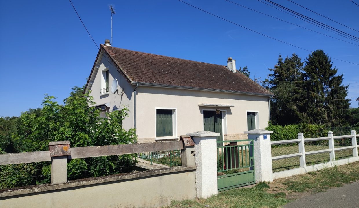 RET18 facade rue